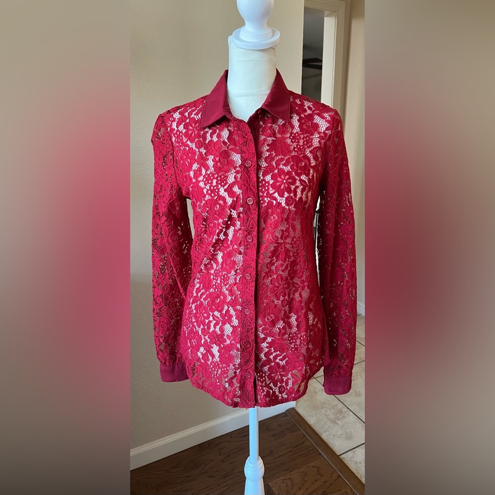 Women’s lace shirt